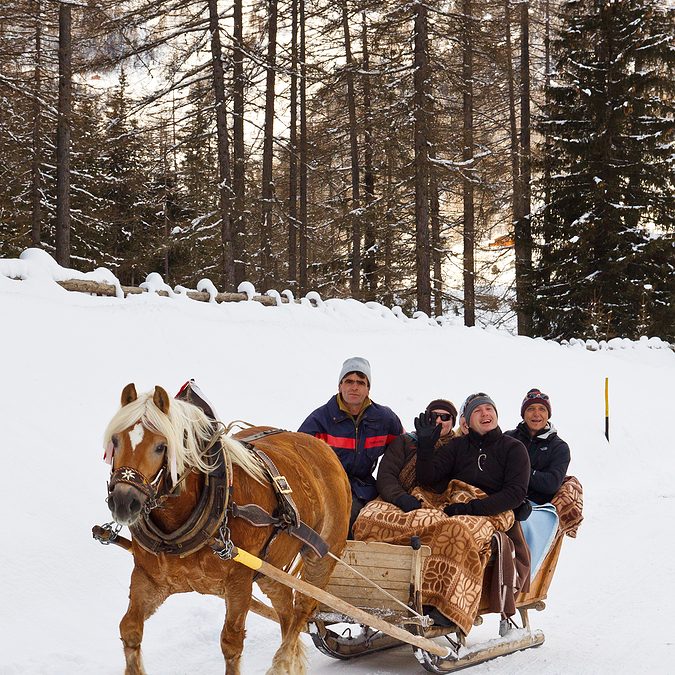 Sleigh Ride in a Snowstorm – Holiday Romance Story Starters